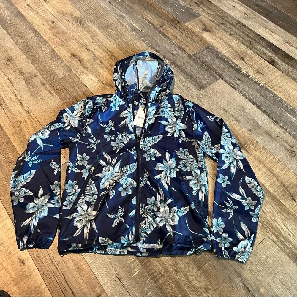 Sunrise Kingdom Jacket Mens size S
Hooded Windbreaker